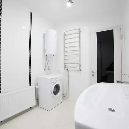 Vip Stryiska King Cross Apartment Lviv Exterior photo